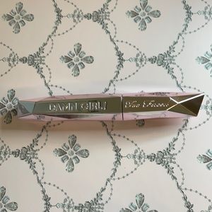 Too faced damn girl mascara